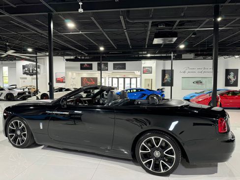 Used 2017 Rolls-Royce Dawn image 4