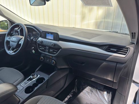Used 2022 Ford Escape S AWD/4WD image 13