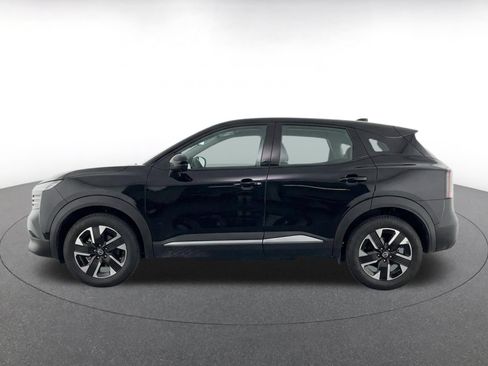 Used 2026 Nissan Kicks SV w/ Cold Weather Package AWD/4WD image 4