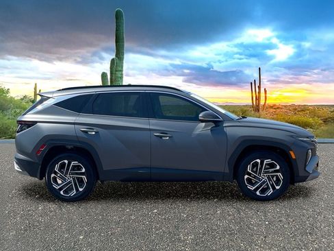 Used 2025 Hyundai Tucson Limited AWD/4WD image 6