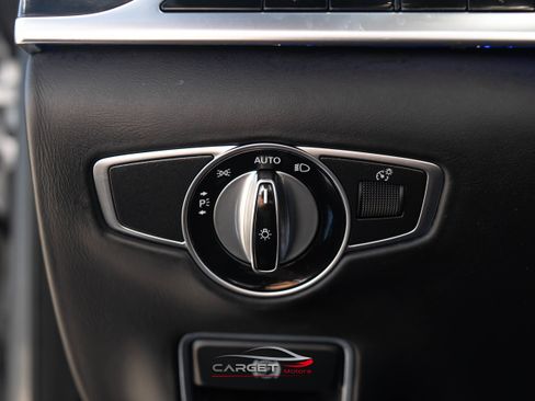 Used 2019 Mercedes-Benz S 560 4MATIC Sedan w/ Premium Package image 43