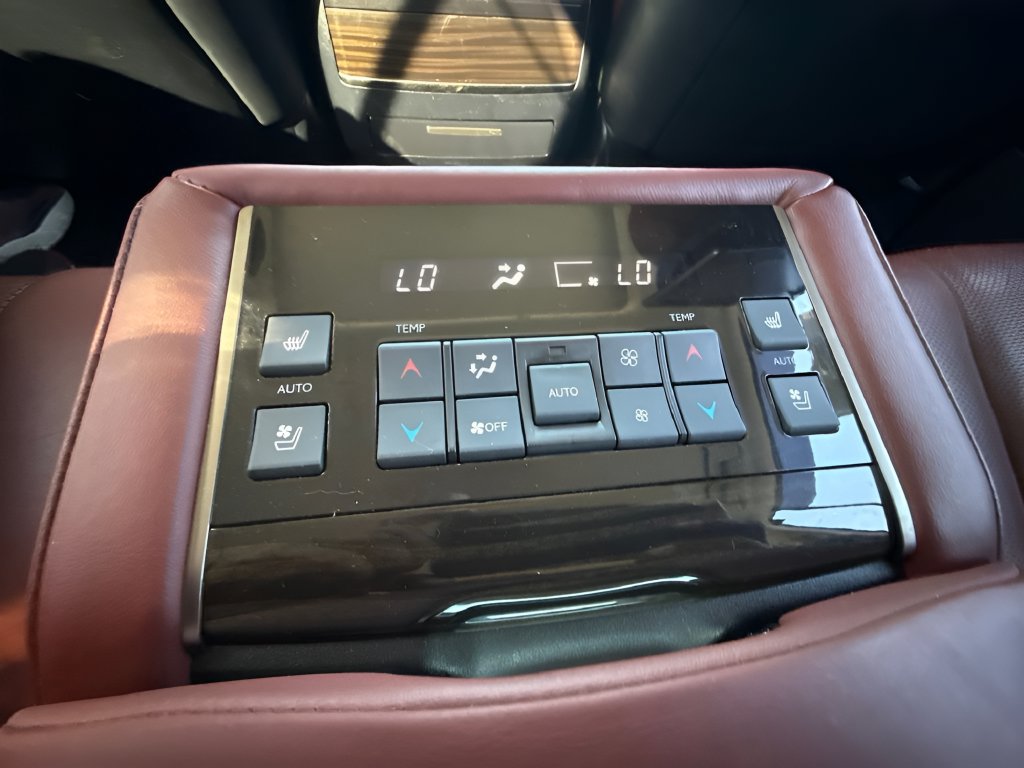 Used 2017 Lexus LX 570 4WD w/ Luxury Package image 13