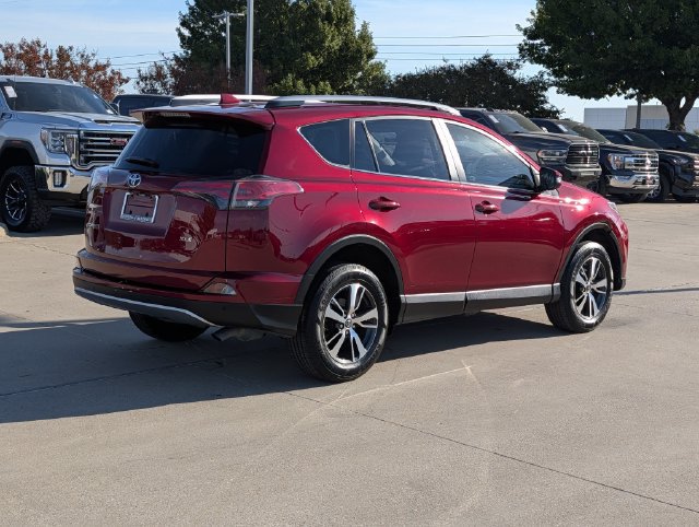 Used 2018 Toyota RAV4 XLE FWD image 6