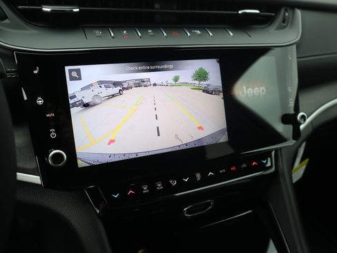 New 2026 Jeep Grand Cherokee Altitude AWD/4WD image 6