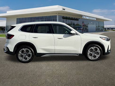 Used 2025 BMW X1 xDrive28i w/ Technology Package image 11