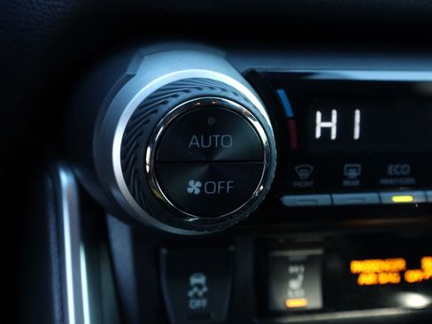 Used 2020 Toyota RAV4 XSE image 26