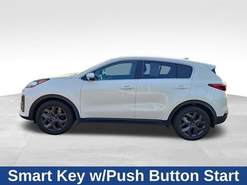 Used 2022 Kia Sportage LX w/ LX FWD Value Edition Package image 4