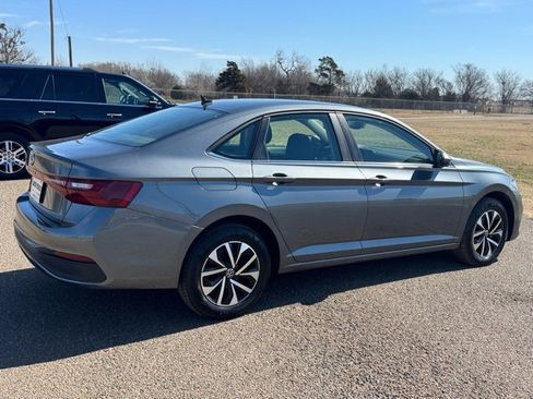 Used 2025 Volkswagen Jetta S image 6