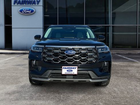 Certified 2025 Ford Explorer Platinum w/ Ultimate Package image 3