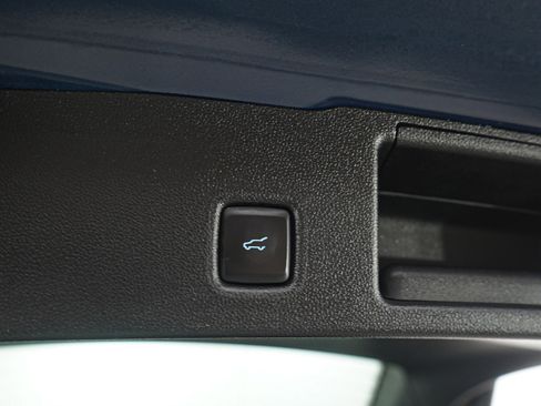 Used 2020 Ford Escape SEL image 11