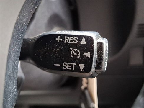 Used 2017 Toyota 4Runner SR5 image 18