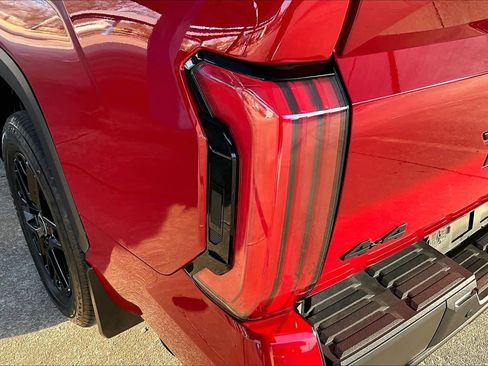 Used 2024 Toyota Tundra Limited image 29