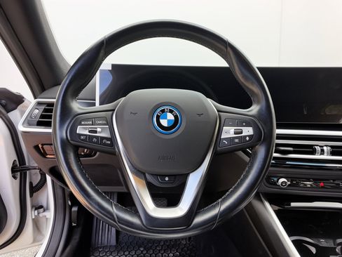 Used 2024 BMW i4 xDrive40i w/ Premium Package AWD/4WD image 10