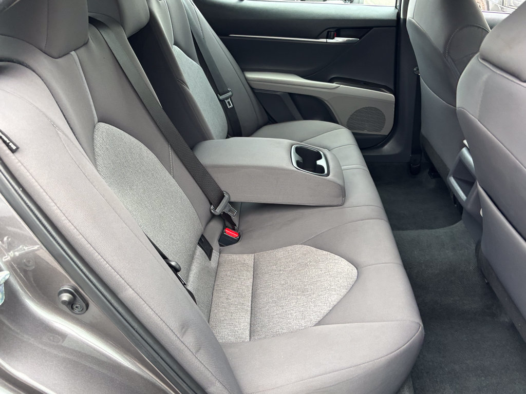 Used 2022 Toyota Camry LE FWD image 37