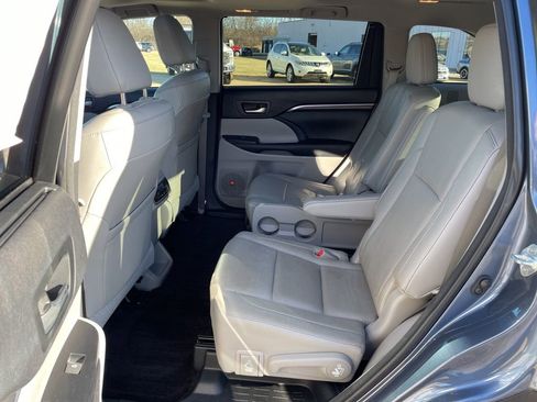 Used 2016 Toyota Highlander Limited image 11