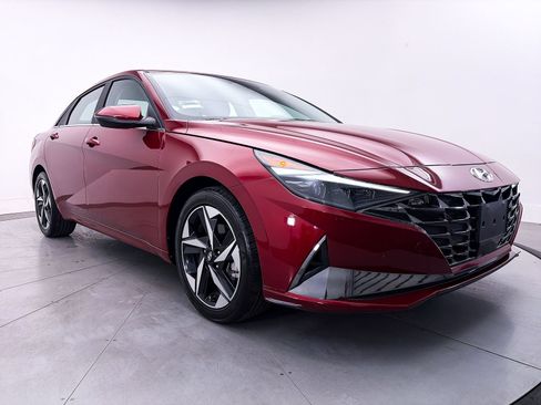 Used 2023 Hyundai Elantra Limited FWD image 11