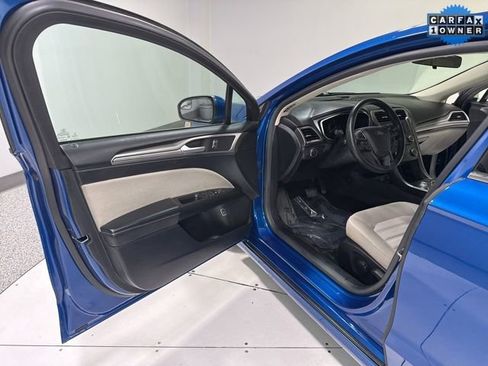 Used 2017 Ford Fusion S image 6