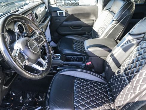 Used 2022 Jeep Wrangler Unlimited Sahara image 17