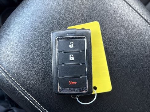 Used 2023 Jeep Grand Cherokee L Laredo image 28