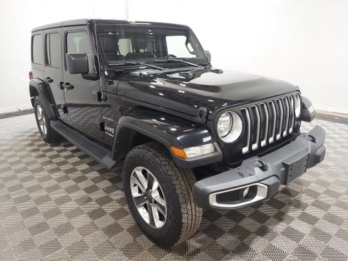 Used 2021 Jeep Wrangler Unlimited Sahara w/ Cold Weather Group AWD/4WD image 4