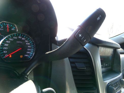 Used 2019 Chevrolet Suburban LT image 19