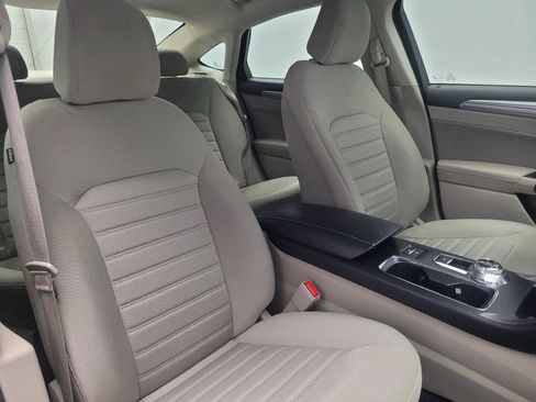 Used 2020 Ford Fusion SE FWD image 21