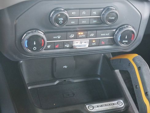 Certified 2022 Ford Bronco Badlands image 17