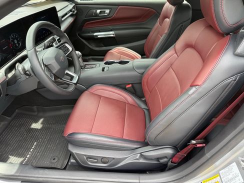 Used 2025 Ford Mustang Premium RWD image 10