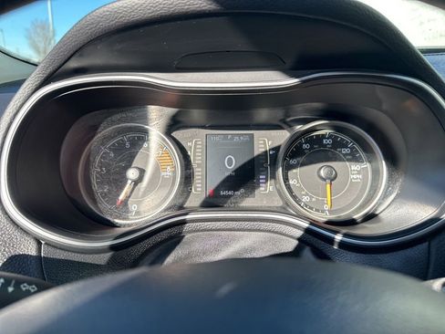 Used 2019 Jeep Cherokee Latitude w/ Cold Weather Group image 21