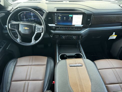 Used 2025 Chevrolet Silverado 3500 High Country w/ High Country Premium Package AWD/4WD image 10