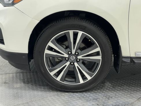 Used 2019 Nissan Pathfinder Platinum w/ Cargo Package image 37