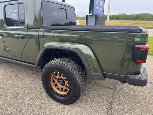 Used 2021 Jeep Gladiator Mojave w/ Dual Top Group AWD/4WD image 11