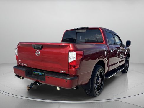 Used 2019 Nissan Titan SV w/ SV Convenience Package image 3