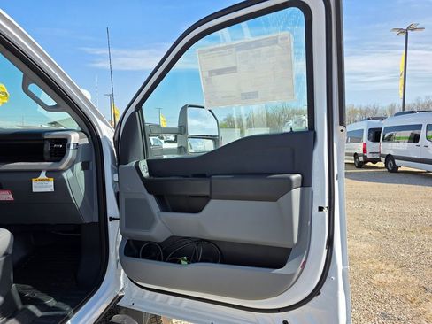 New 2026 Ford F450 XL w/ XL Chrome Package image 29