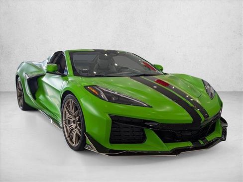 Used 2024 Chevrolet Corvette Z06 w/ Z07 Performance Package image 3