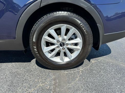 Used 2020 Kia Sorento LX FWD image 8