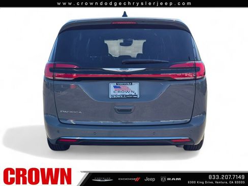Used 2025 Chrysler Pacifica Select FWD image 6