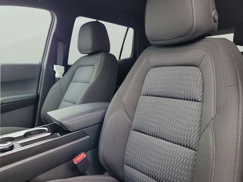 New 2026 Chevrolet Equinox LT w/ Safety and Technology Package image 18