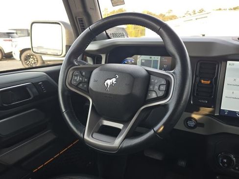Used 2023 Ford Bronco Badlands image 31