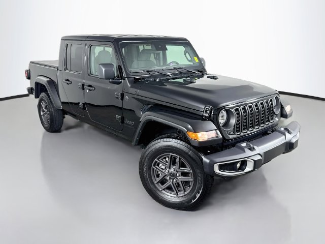 Used 2025 Jeep Gladiator Sport AWD/4WD image 3