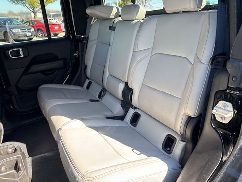 Used 2023 Jeep Gladiator Mojave w/ LED Lighting Group image 40