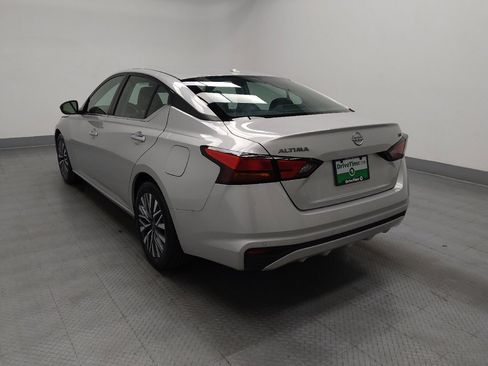 Used 2024 Nissan Altima 2.5 SV image 5