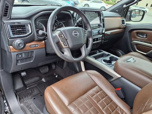 Used 2023 Nissan Titan Platinum Reserve w/ Moonroof Package AWD/4WD image 23