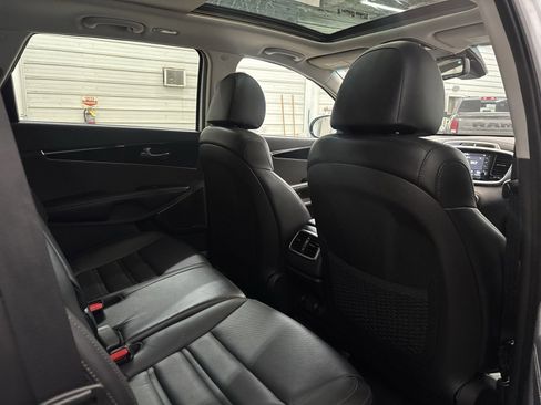 Used 2020 Kia Sorento SX image 34