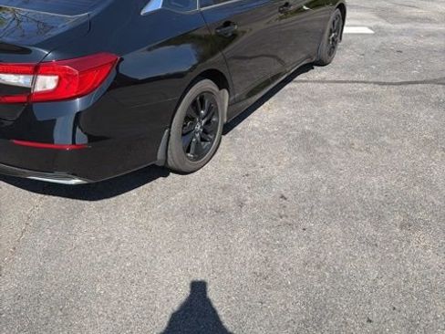 Used 2018 Honda Accord LX image 4