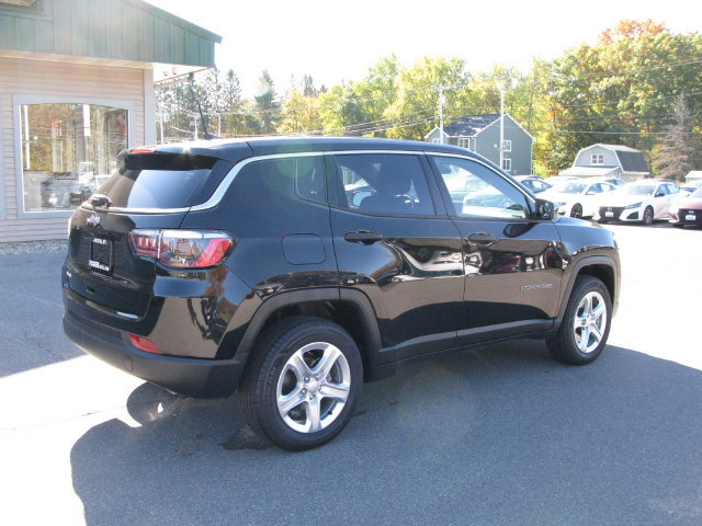 Used 2023 Jeep Compass Sport AWD/4WD image 4