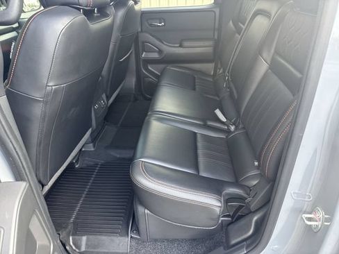 Used 2023 Nissan Frontier PRO-4X w/ Pro-4X Premium Package AWD/4WD image 14