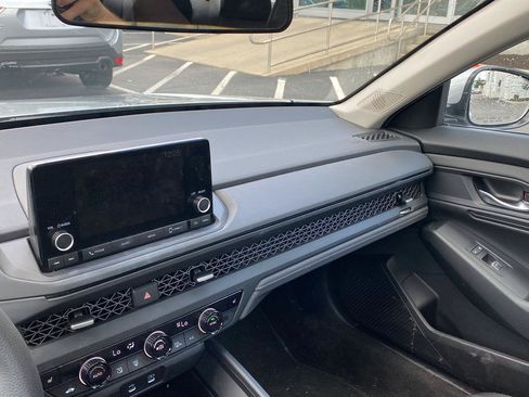 Used 2024 Honda Accord EX image 10