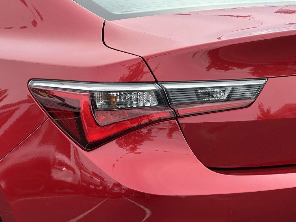 Used 2019 Acura ILX FWD image 9
