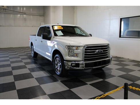 Used 2015 Ford F150 XLT w/ Equipment Group 302A Luxury image 3